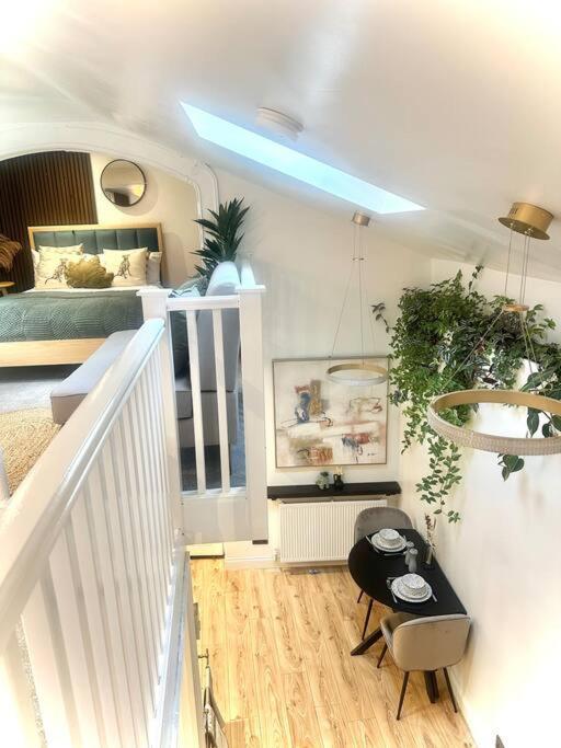 Cosy Stylish Studio Apartment Trowbridge Exterior foto